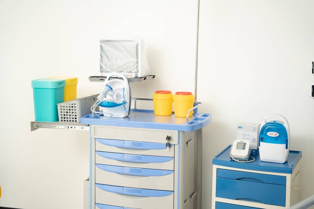 Sistema Fedecrédito realizó donación significativa al INABVE para mejorar la atención médica a veteranos y excombatientes