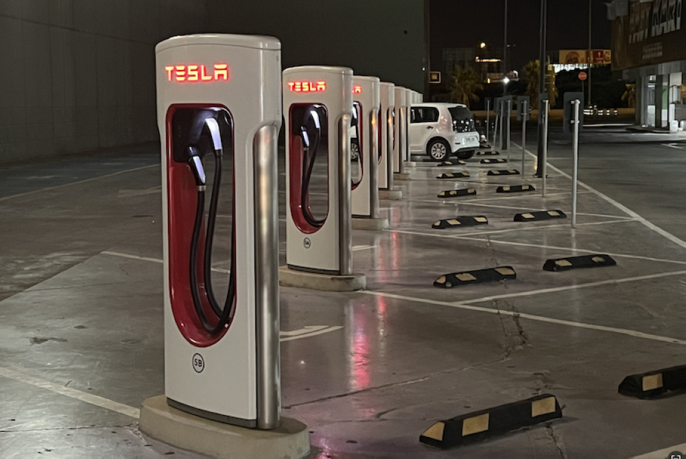 Tesla cae un 43% en lo que va de año y deja su acción en niveles previos a la victoria de Trump