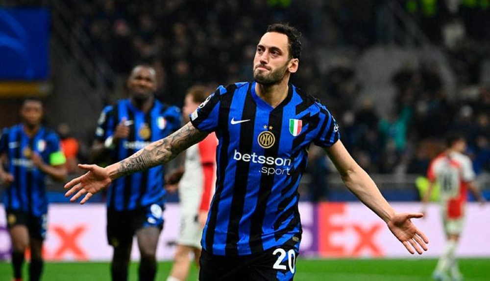 El Inter no da opción al Feyenoord y se cita con el Bayern en cuartos