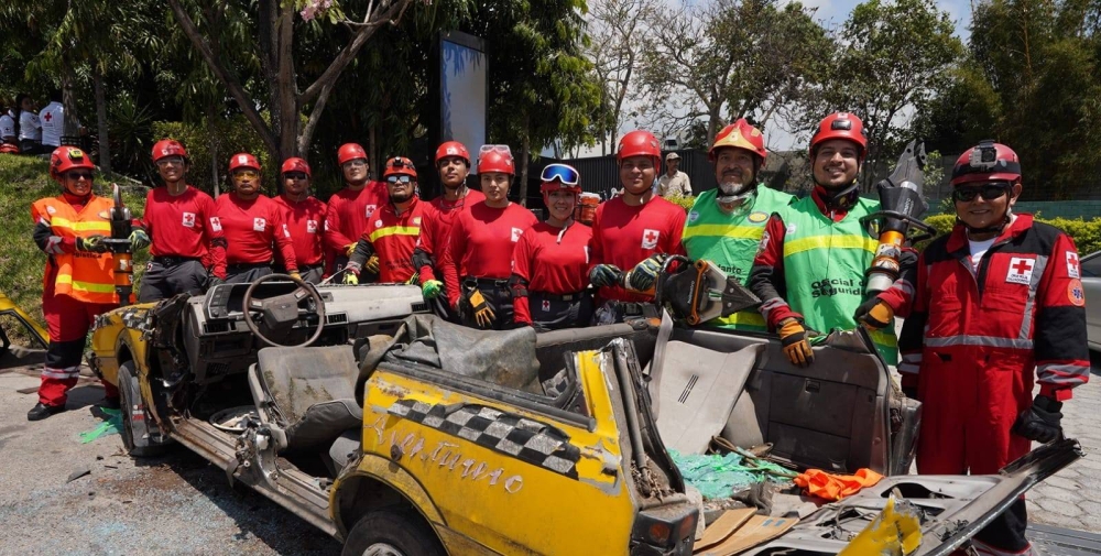 Cruz Roja Salvadoreña realiza simulacro de accidente de tránsito en bulevar Monseñor Romero en su aniversario 140