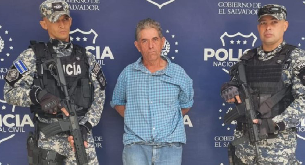 Capturan a hombre acusado de asesinar a su suegra en Santa Ana