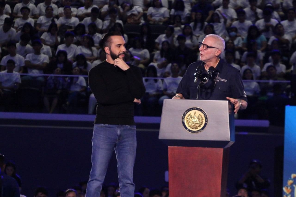 Bukele anuncia becas universitarias y técnicas para todos los jóvenes salvadoreños, ¿cuáles son los requisitos?