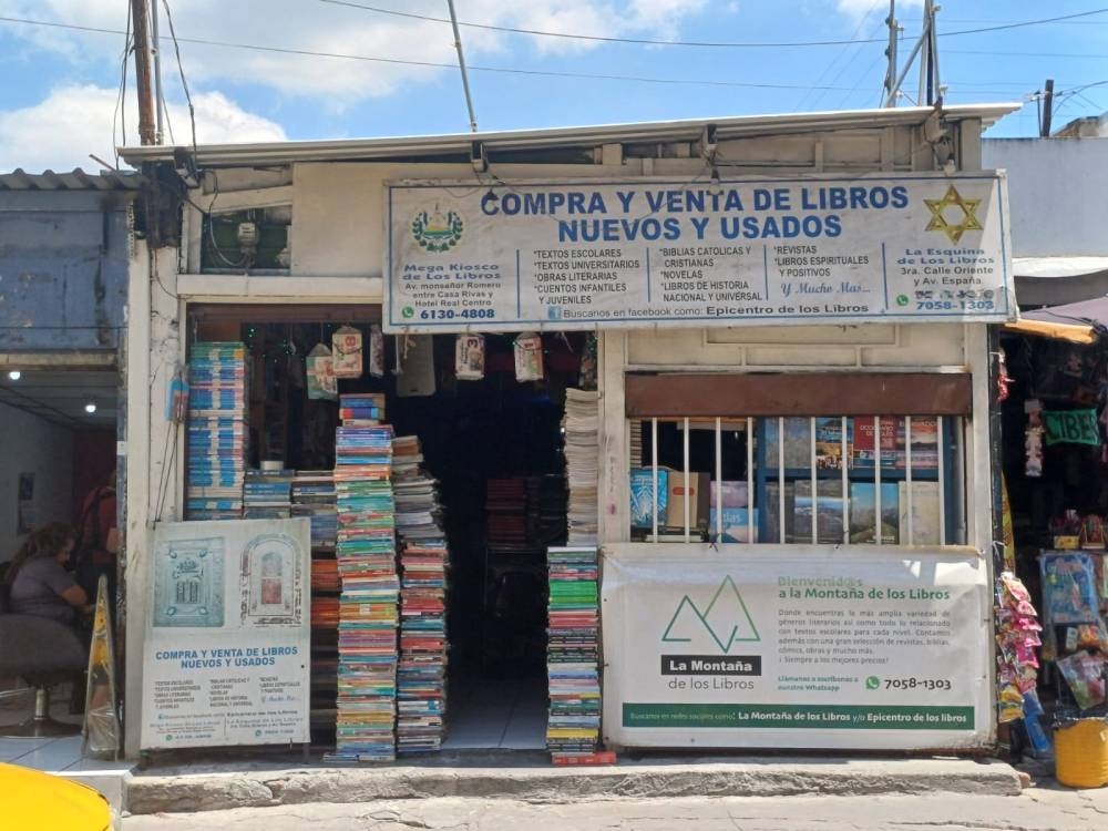 En la Montaña de los Libros: «Si no tiene dinero y quiere leer, puede venir y leer una su hora, le presto un libro con gusto»