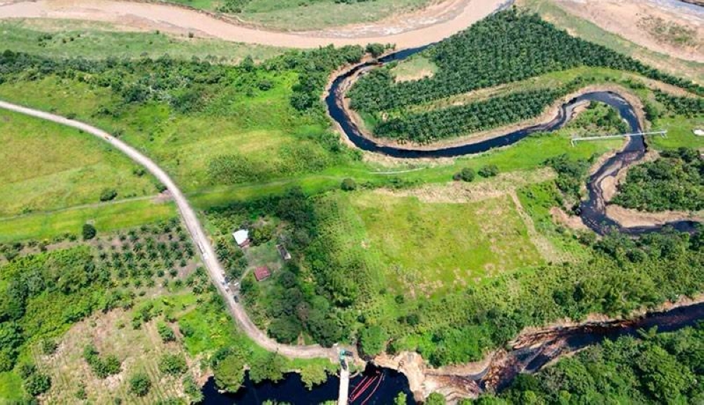 Ecuador declara la emergencia medioambiental por la rotura de un oleoducto en el norte del país
