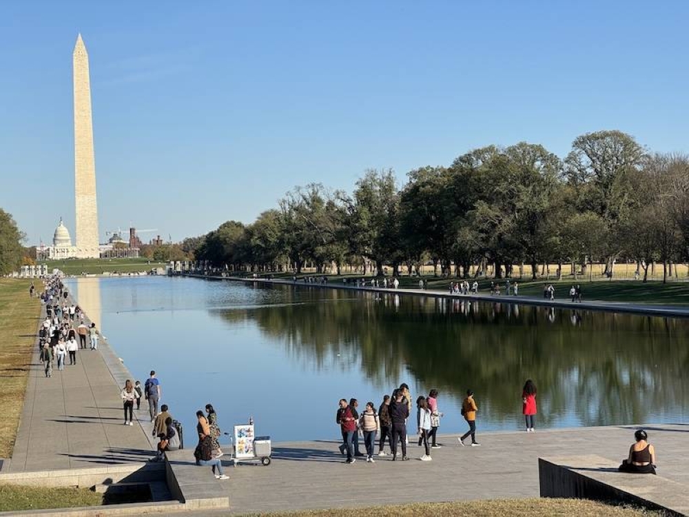 La población en EEUU crece solo por los migrantes, algo nunca visto desde 1850