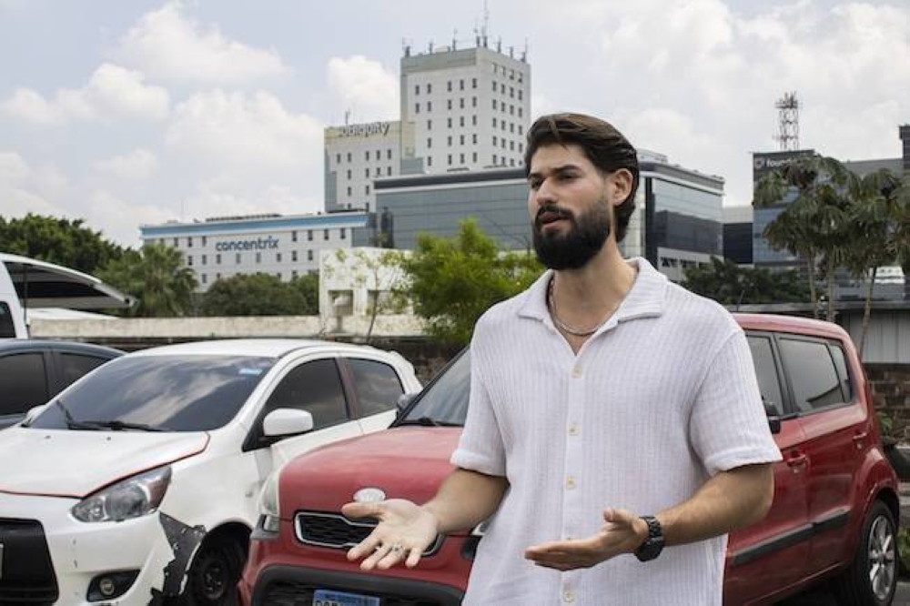 Juanfer, el joven emprendedor español que descubre El Salvador como destino para su negocio y crecimiento personal