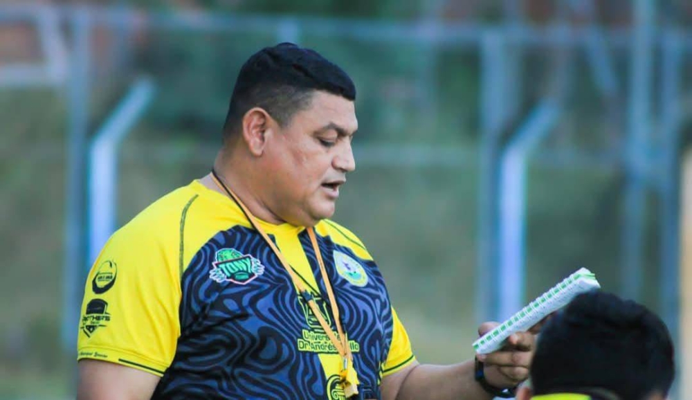 José Romero, técnico de Limeño: «Sí el Real Madrid o Barcelona juega defensivo no dicen nada, sólo en El Salvador jugar defensivo molesta»