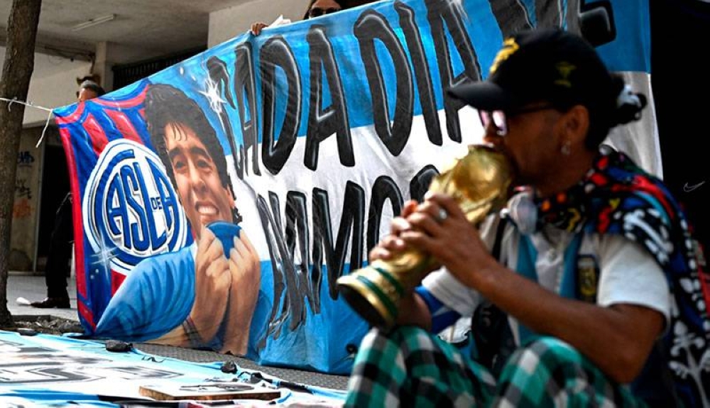 Juicio de Maradona continúa con las declaraciones de policías que constataron su muerte