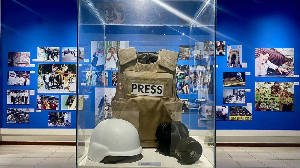 Visita la exposición del fotoperiodista salvadoreño Luis Romero «La Muñeca»