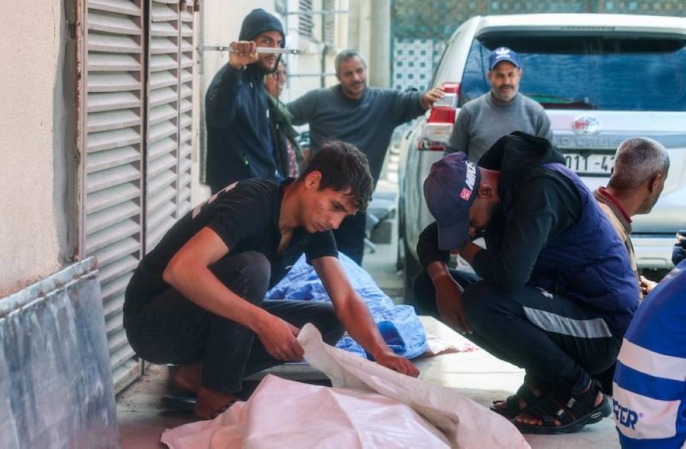 Netanyahu vuelve a la guerra en medio de una crisis por su despido de jefe de inteligencia