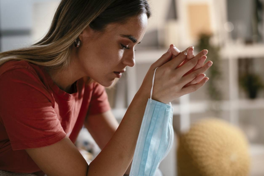 Cinco años después: El Salvador aún enfrenta secuelas psicológicas desde la detección del primer caso de covid-19