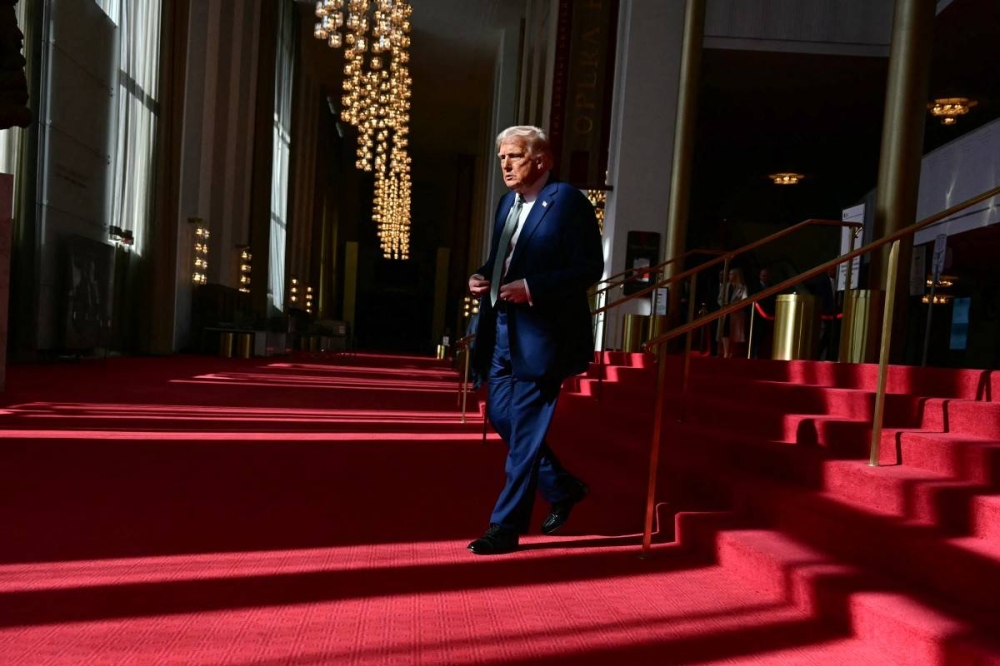 Tensión entre Trump y jefe de Corte Suprema por el juez que suspendió expulsión de migrantes