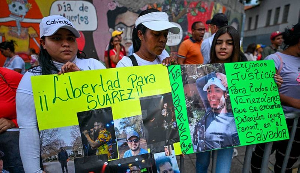 Pánico e indignación entre venezolanas en EE.UU. dejan las deportaciones a El Salvador