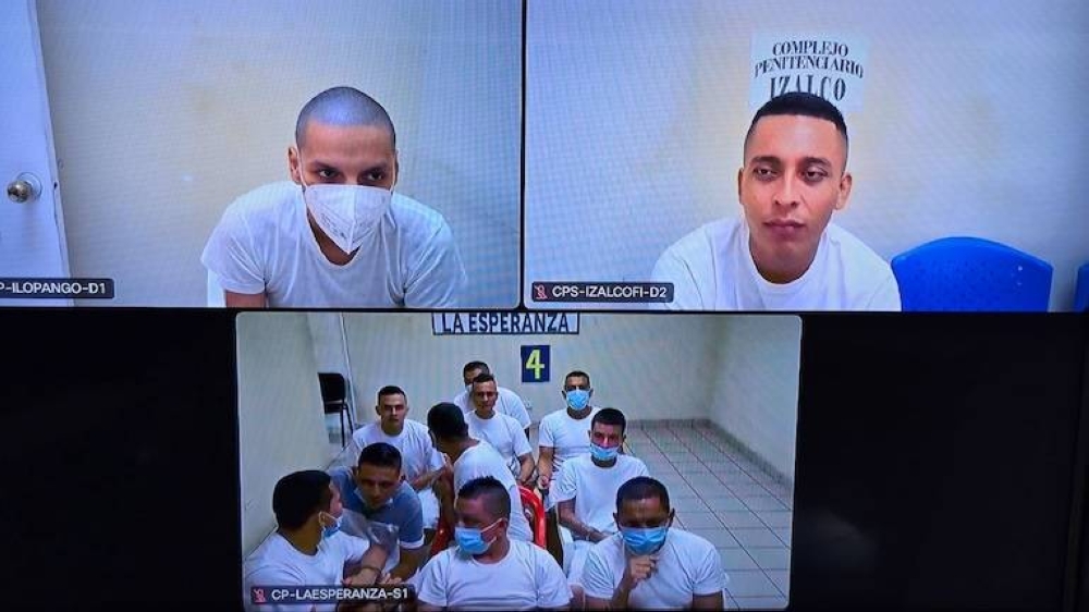 Realizan juicio contra 50 presuntos pandilleros del Barrio 18 acusados de extorsionar a rutas de buses en San Salvador