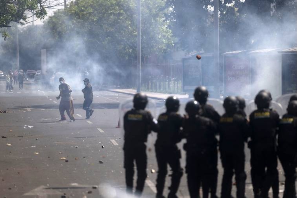 Presidente de Guatemala deroga seguro obligatorio a favor de terceros que generó protestas