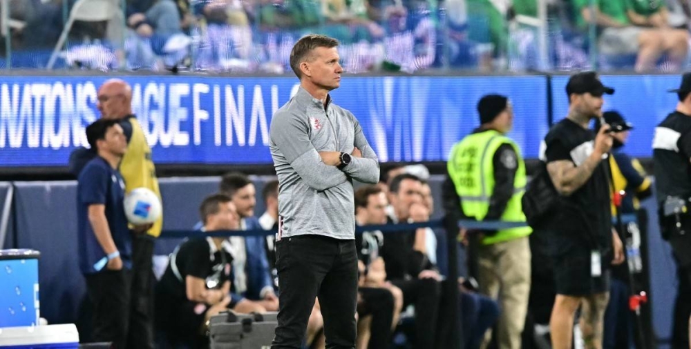 Técnico de Canadá cuestiona al árbitro hondureño por no revisar penalti ante México