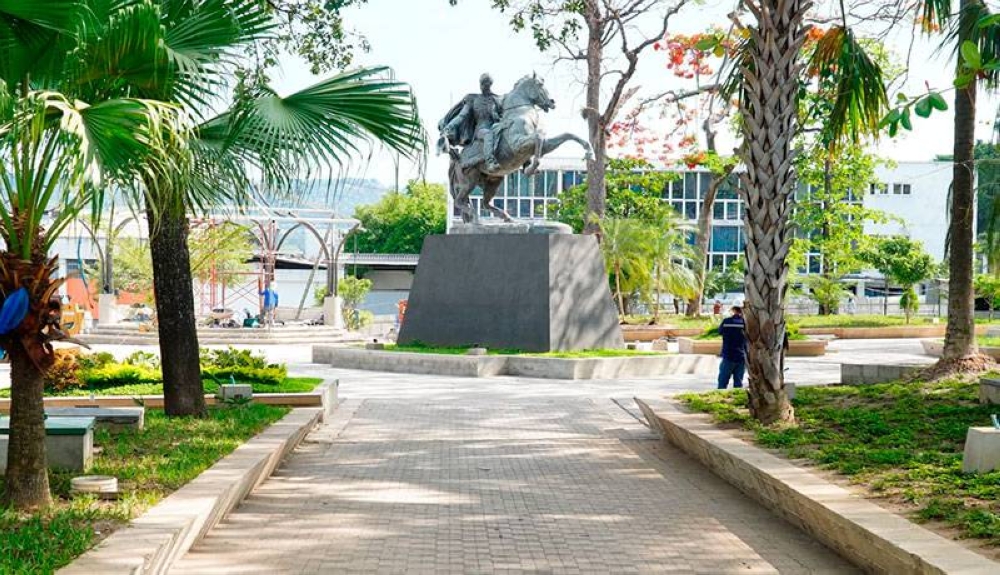 Obras en la Plaza Simón Bolívar con 95 % de avance, según alcaldía