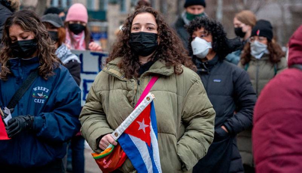 La administración Trump revocaría el estatus temporal a más de medio millón de migrantes