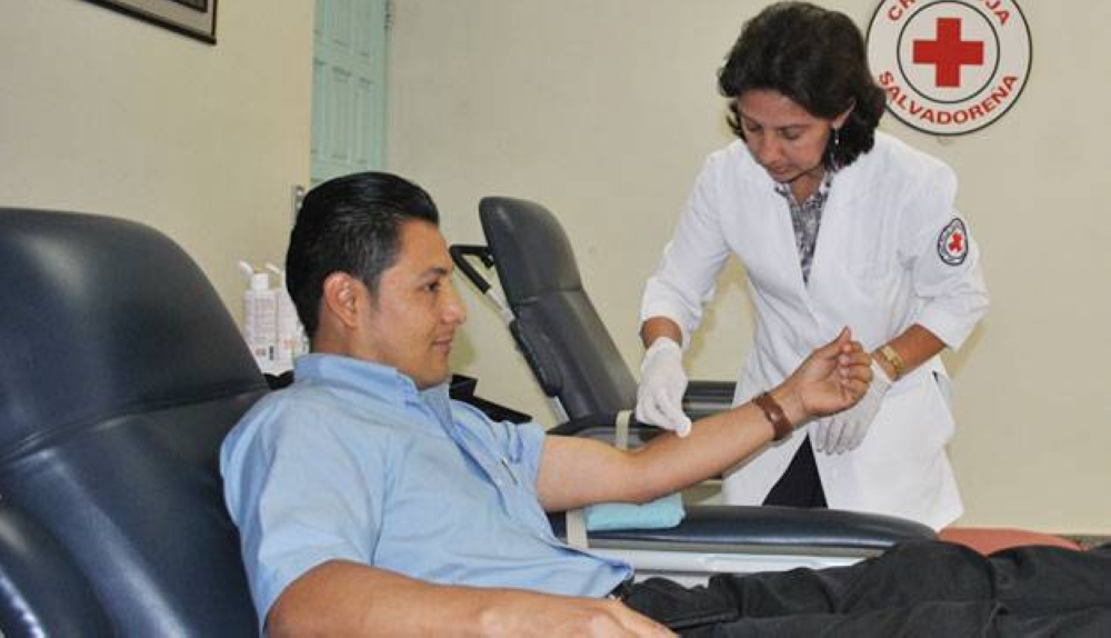 Cruz Roja solicita donantes de sangre tras bajas reservas en Banco de Sangre