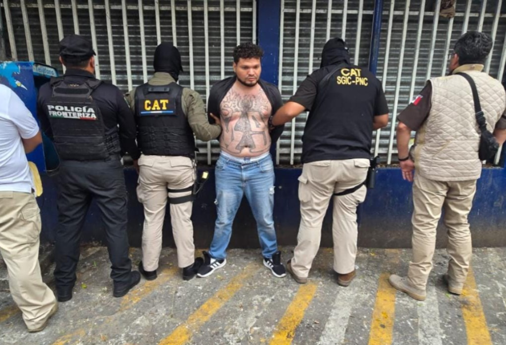 México entrega a Guatemala a pandillero MS-13 condenado a 130 años de prisión en El Salvador