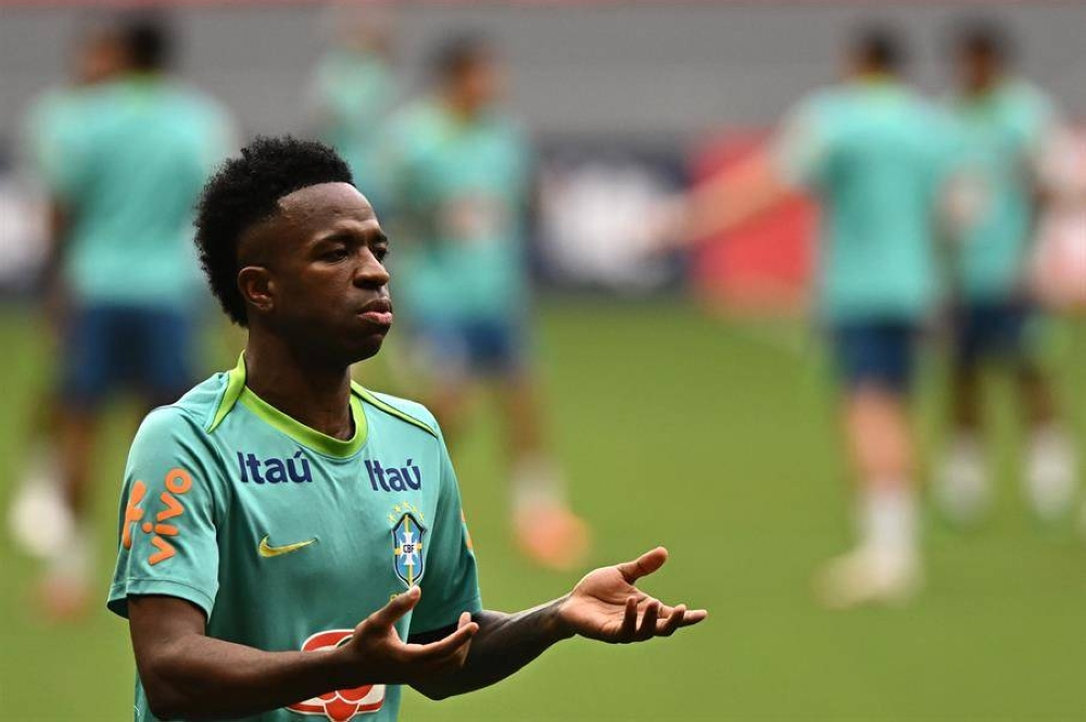 Vinicius, al margen en el primero de tres entrenamientos