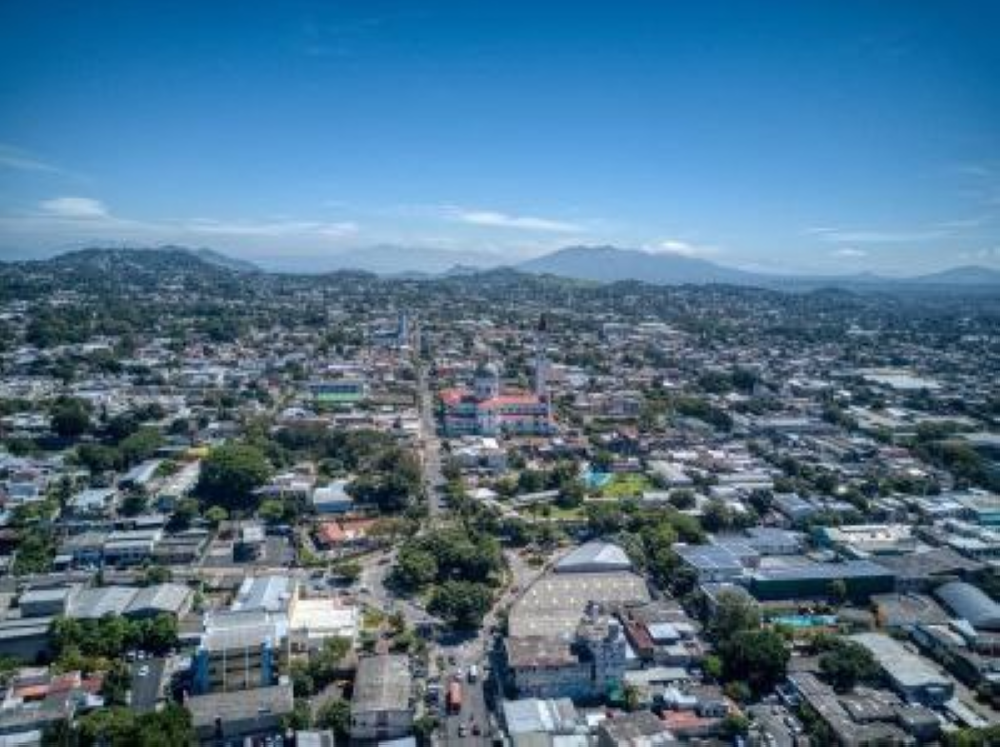 Domingo con ambiente nublado y lluvias puntuales sobre la franja norte del centro y occidente del país, prevé Marn