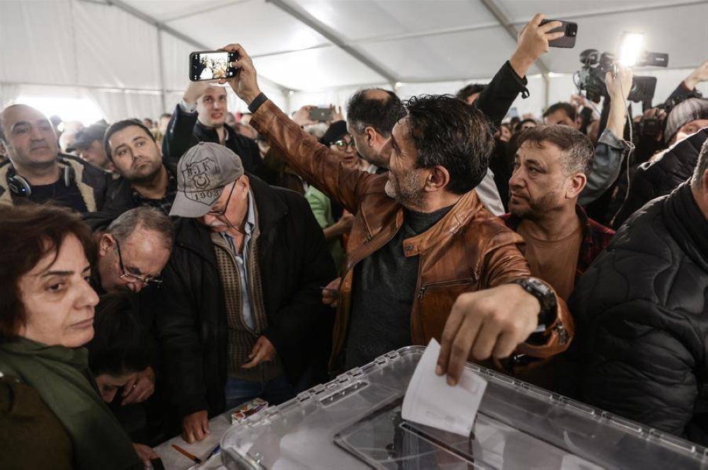 Unos 15 millones respaldarían en primarias a líder opositor turco el día de su ingreso en prisión