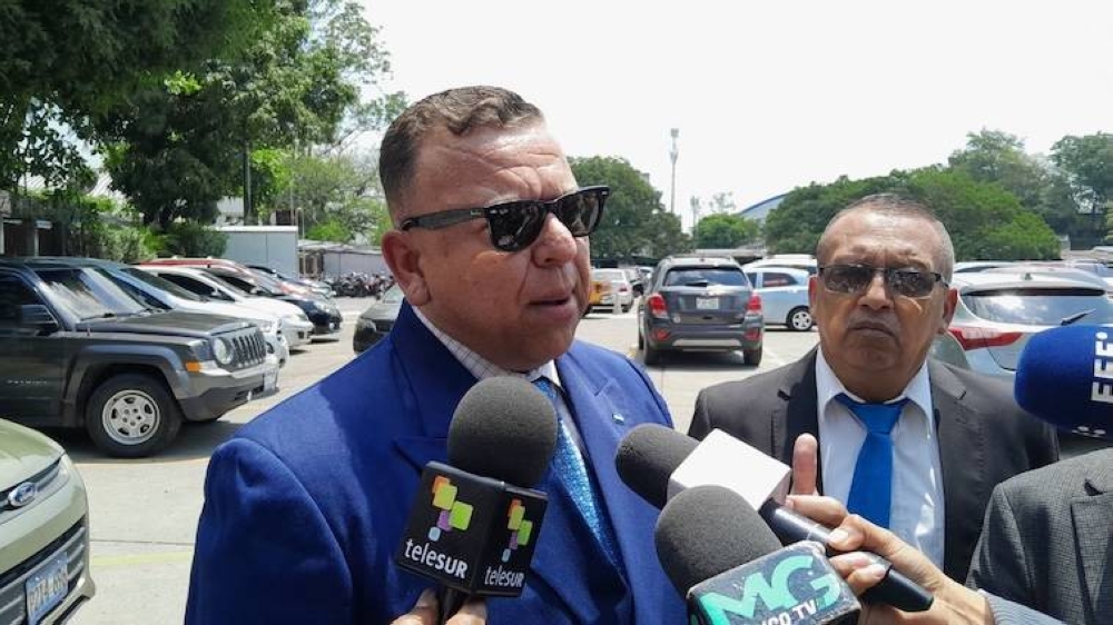 Abogados contratados por régimen de Maduro piden a la CSJ liberar a los 238 venezolanos encarcelados en el CECOT