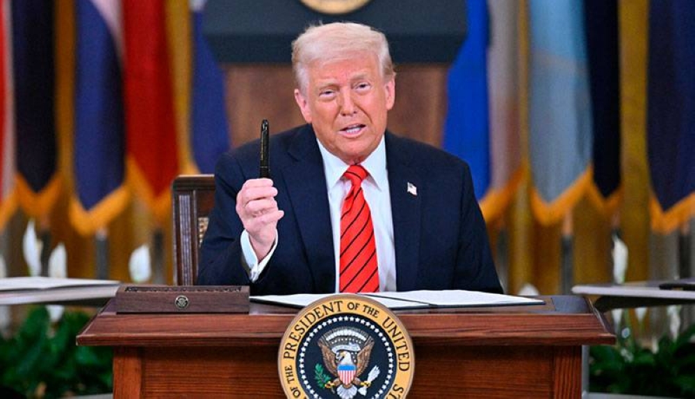 Trump da oxígeno a Chevron y sancionará a países que compren petróleo a Venezuela