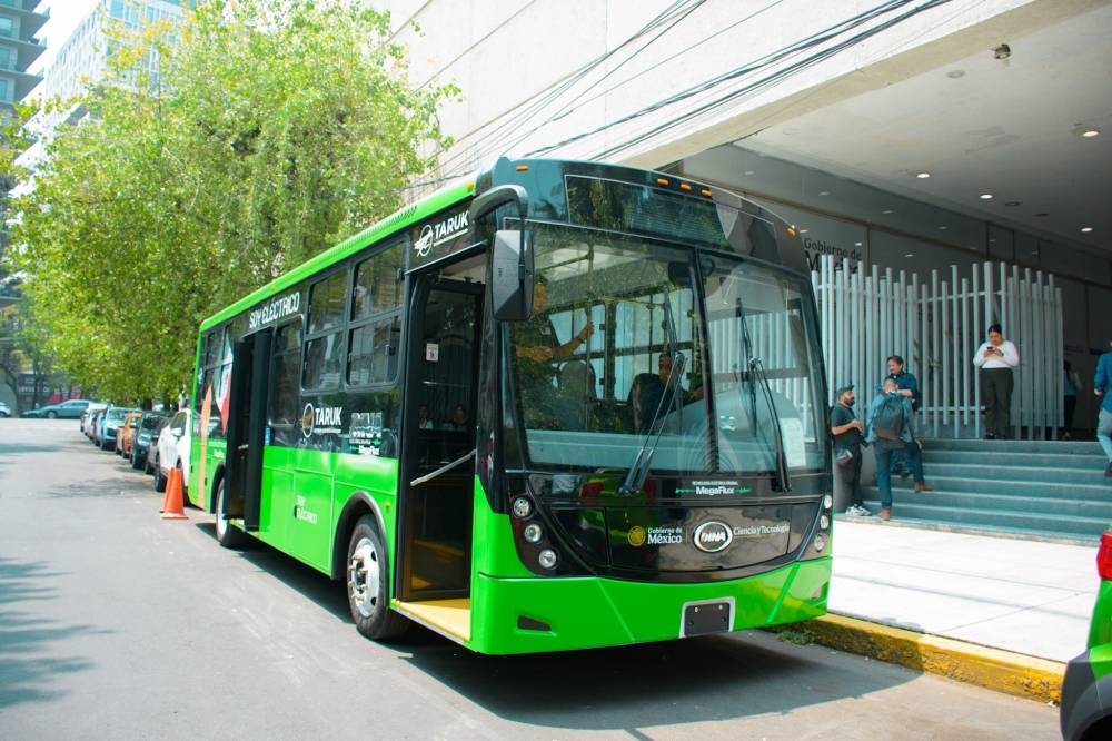 México presenta el primer autobús eléctrico fabricado en el país