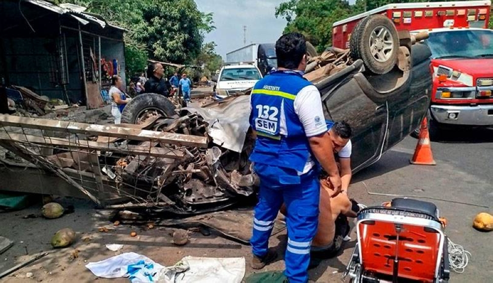 Accidente en carretera de Oro deja dos lesionados