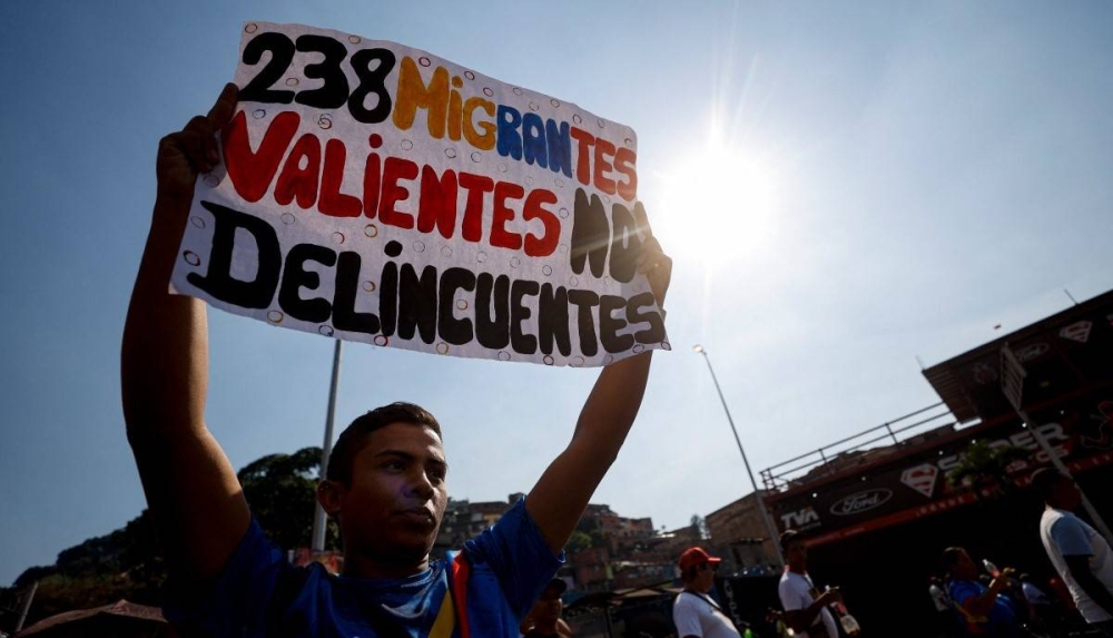 Venezolanos vuelven a las calles para rechazar el «secuestro» de migrantes en El Salvador