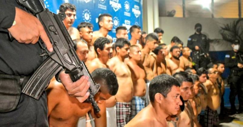 El Salvador tiene la tasa de encarcelamiento más alta del mundo, alertan organizaciones de derechos humanos