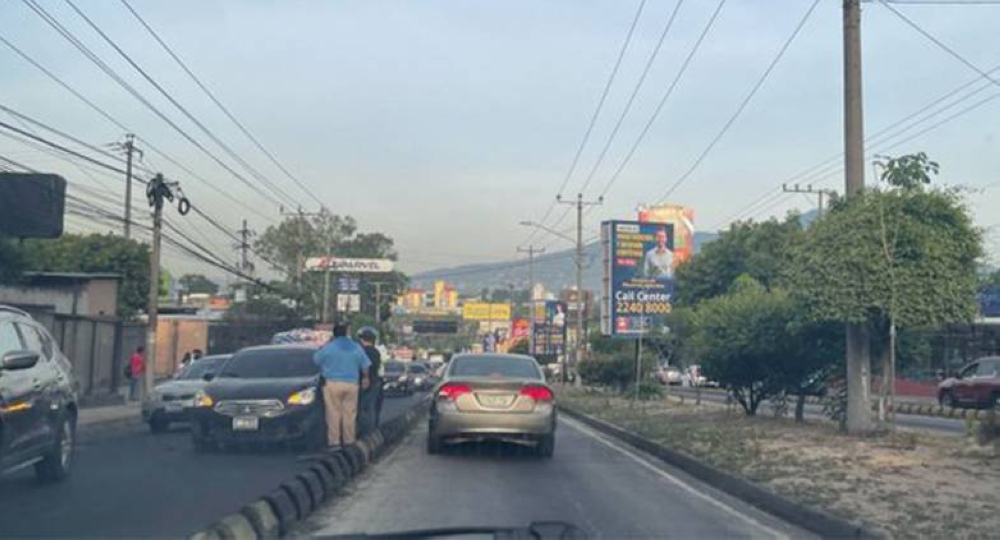 Reportan accidentes en autopista a Comalapa, bulevar del Ejército y Santa Ana