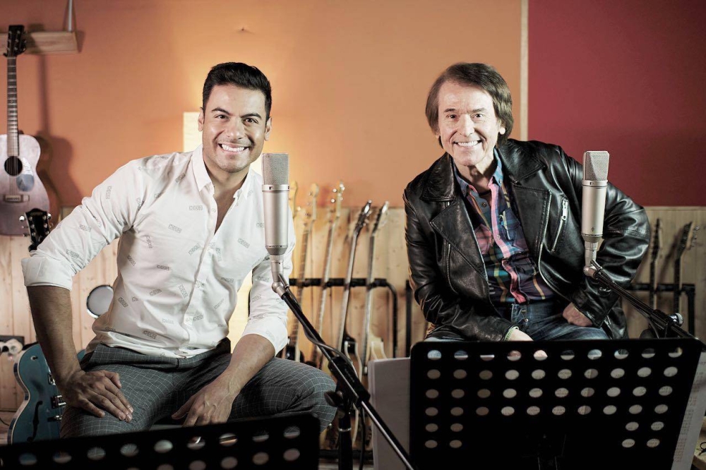 Raphael reaparece en público en el concierto del mexicano Carlos Rivera