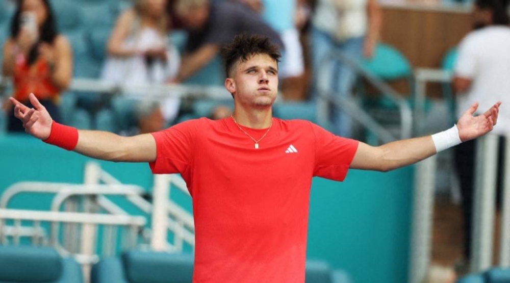 El checo Mensik, de 19 años, avanza a semifinales del Masters 1000 de Miami