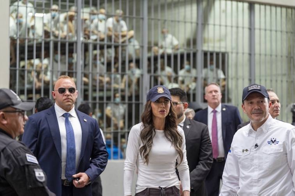 El régimen venezolano arrecia sus ataques contra Bukele por detenidos en el CECOT