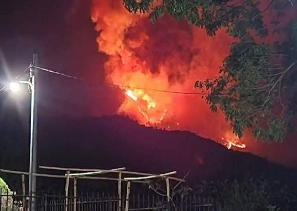 Incendio forestal se extiende entre Nueva Concepción y San Francisco Morazán, en Chalatenango