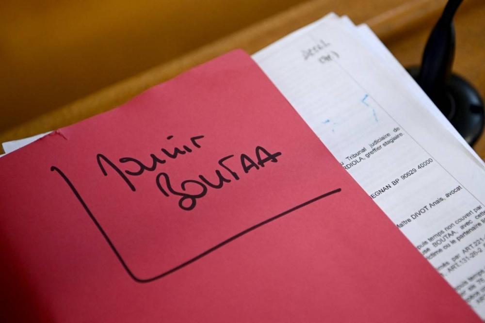 Condenan a cadena perpetua a un hombre en Francia por quemar viva a su esposa