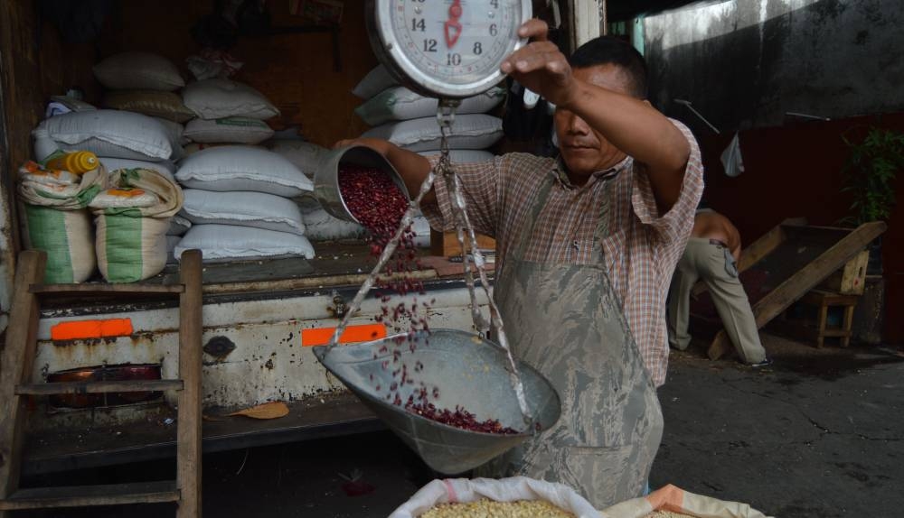 La guerra comercial de EE.UU. elevaría los precios en economías dolarizadas, como la salvadoreña