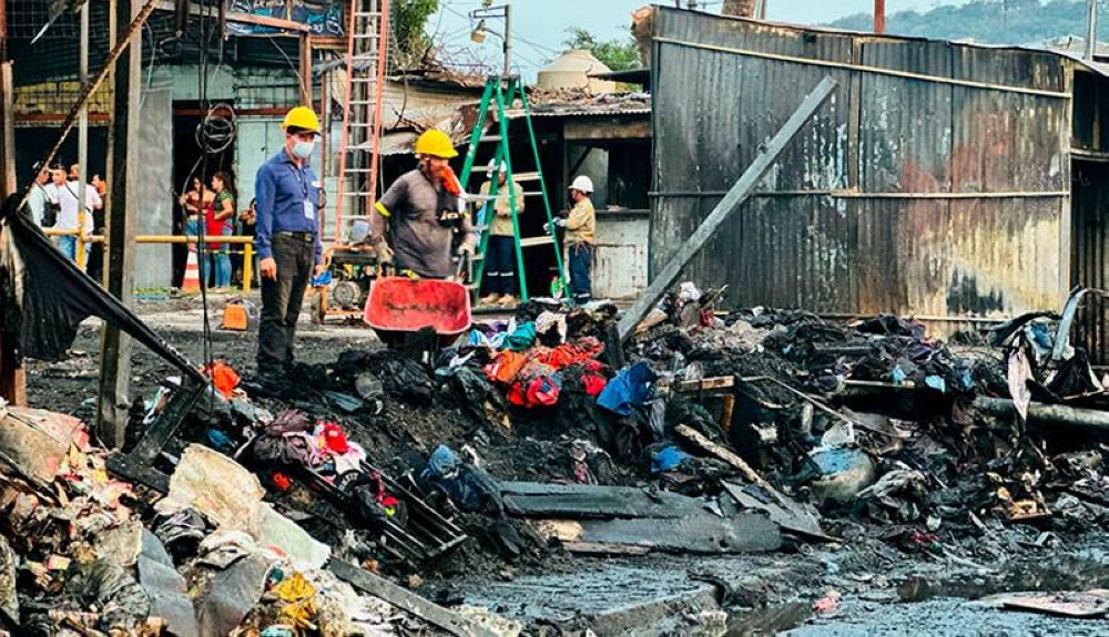 Alcaldía de La Libertad Sur entregará bono de $500 a vendedores afectados por incendio en Santa Tecla