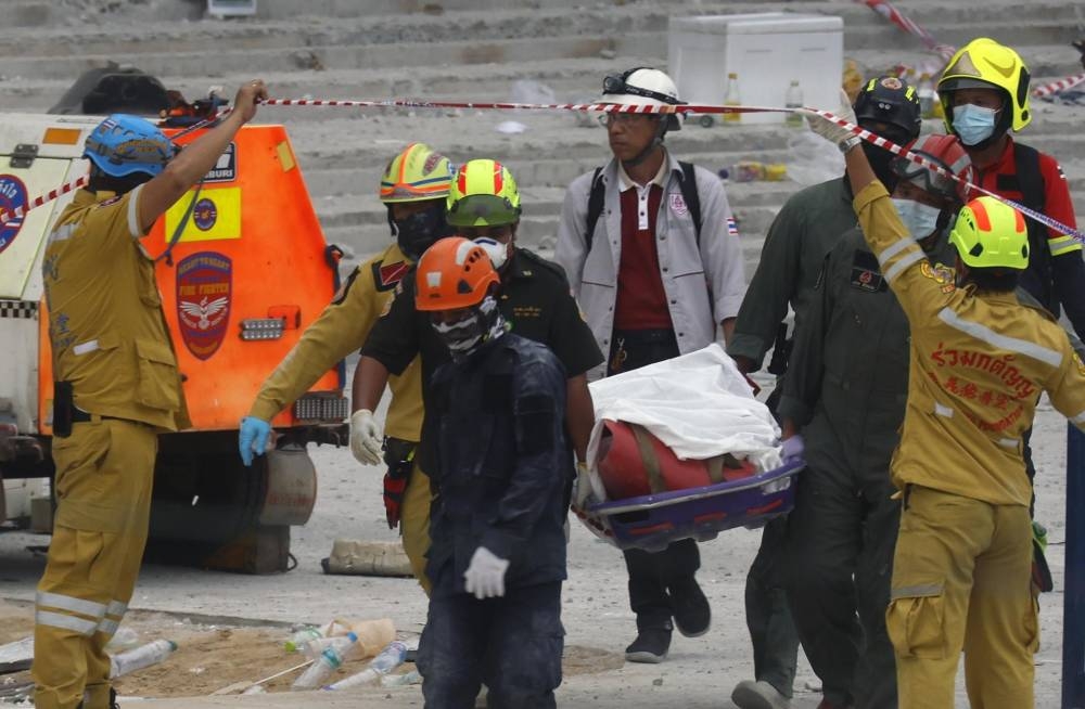 Suben a más de 2,000 los muertos por el sismo en Birmania y la esperanza de rescates se desvanece