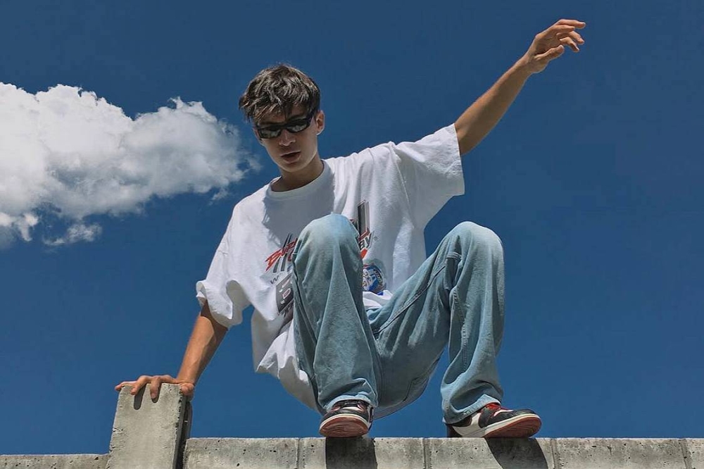 Kevin Azarova: De limpiar tenis viejos a un nuevo trabajo como influencer