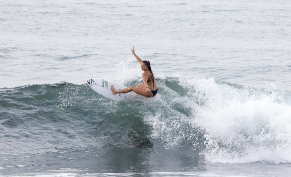El Salvador busca atraer industria relacionada con el surf, dice ministra