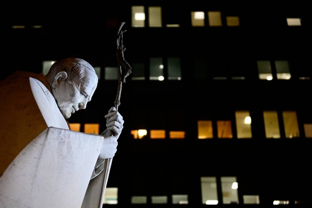 20 años de la muerte de Juan Pablo II, quien llevó el calvario de la enfermedad hasta el final