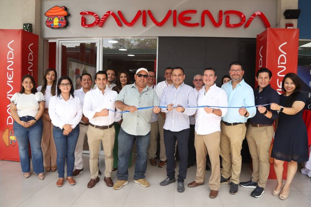Davivienda expande su presencia digital en Surf City con un nuevo Centro de Negocios