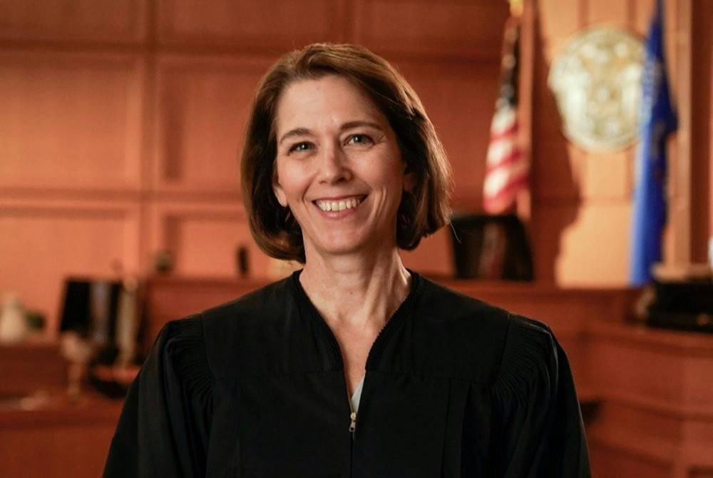 Susan Crawford, la jueza defensora de los derechos reproductivos que derrotó a Musk