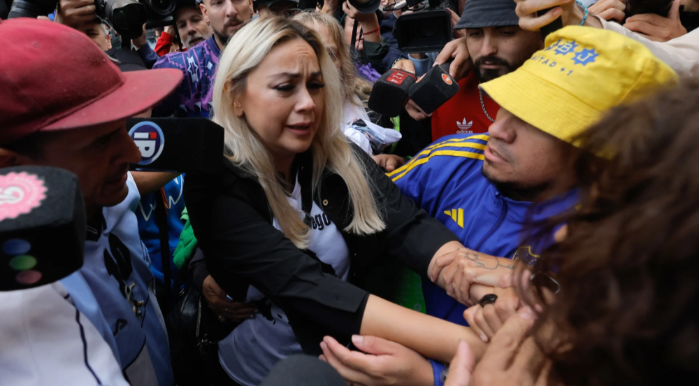 Las hermanas y la exesposa de Maradona declararán este jueves en el juicio por su muerte