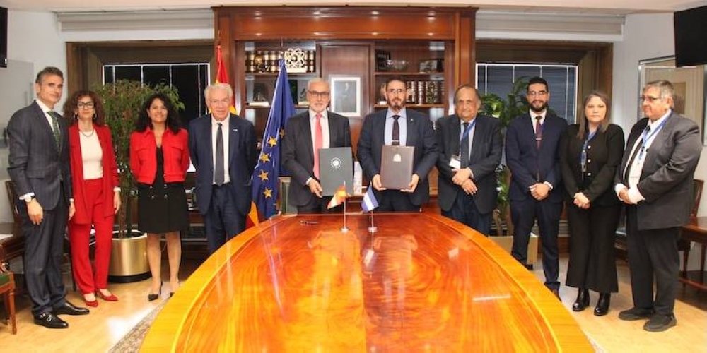 España y El Salvador firman un acuerdo para intercambiar información sobre energía nuclear