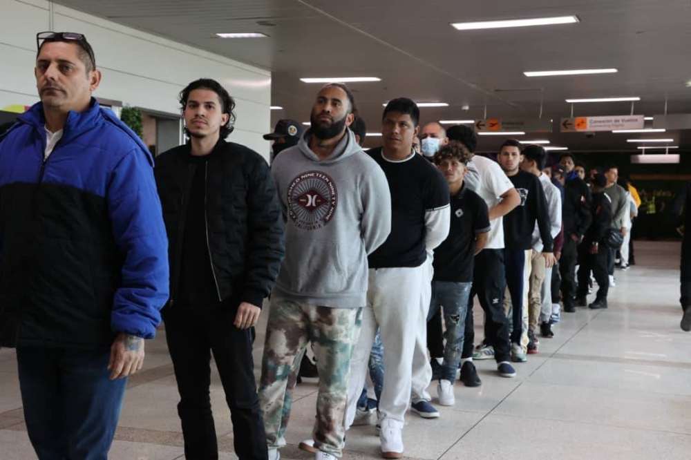 Aterriza en Venezuela segundo avión estadounidense en una semana con migrantes deportados